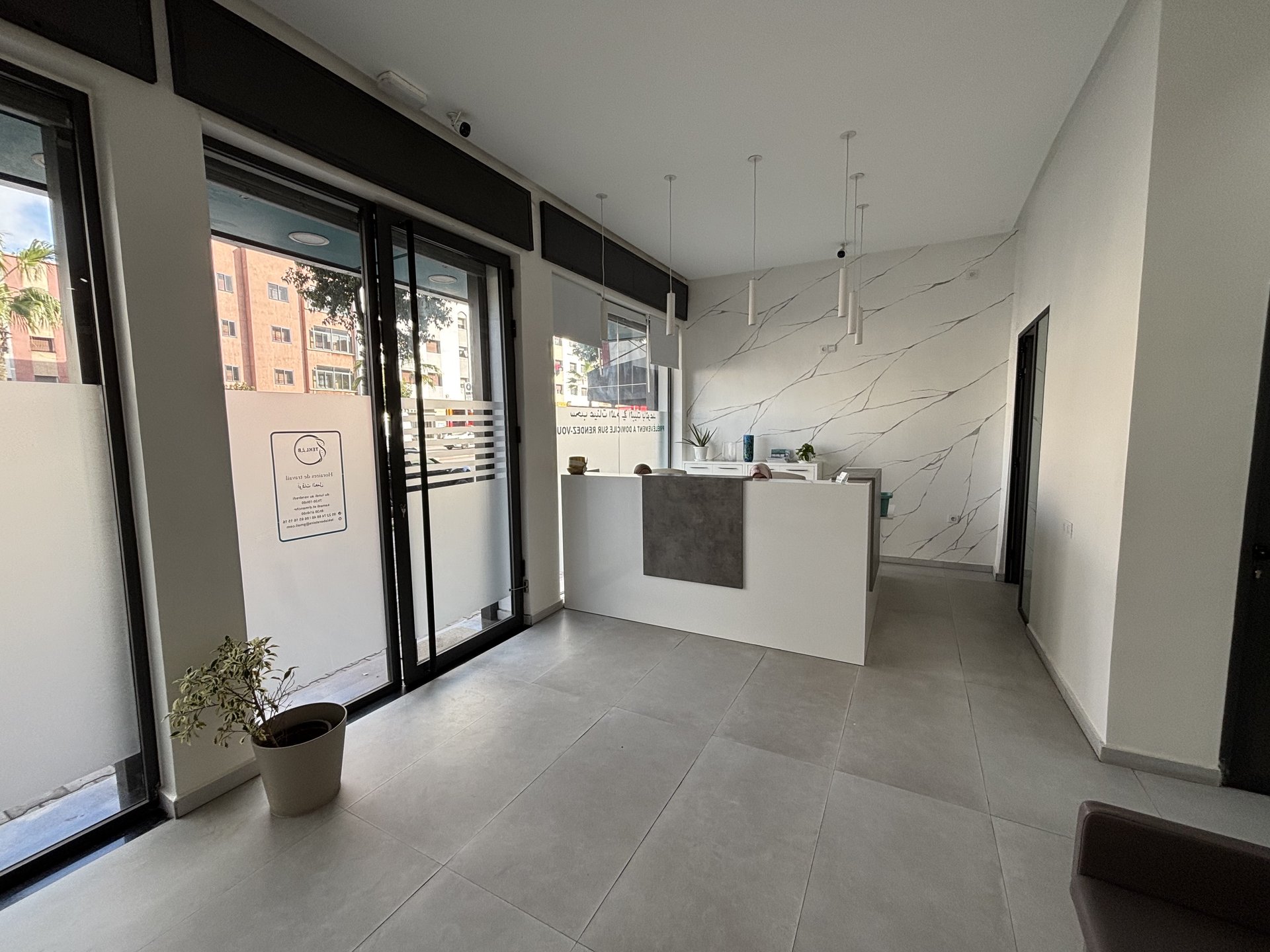 Patient consultation with TEKlaB medical professionals